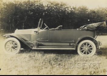 Fiat Torpedo 106.jpg - Firma Broederlet verkocht vanuit de 1e Dorpsstraat diverse oude auto's waaronder deze: Fiat Topedo. Eigenaar auto: Jhr. F. van Rheenen (Huize Schaerweijde) Opname tussen 1910-30